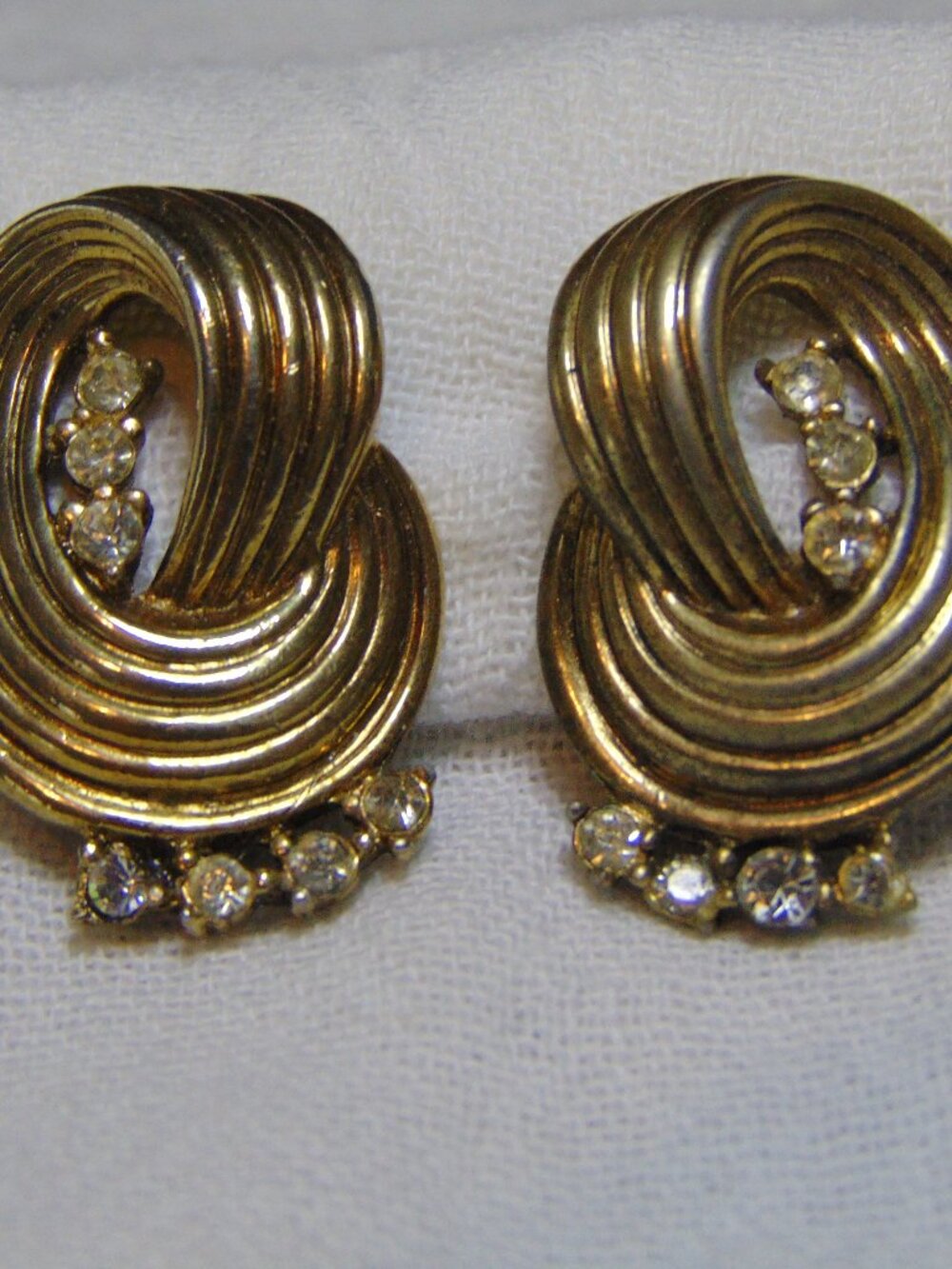 vintage antique crown Trifari signed clip on earrings metal crystals